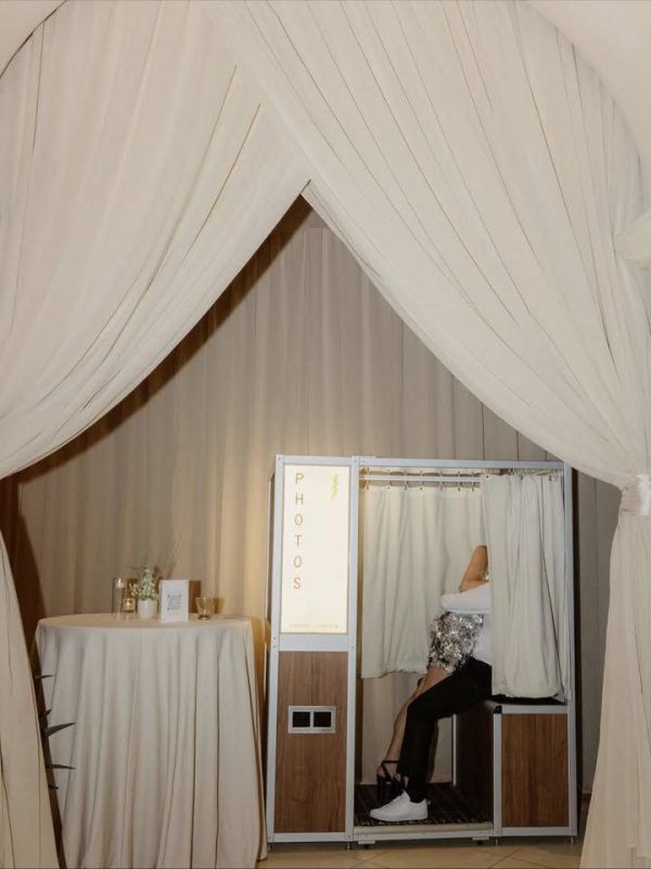 Photo Booth Tiệc Cưới